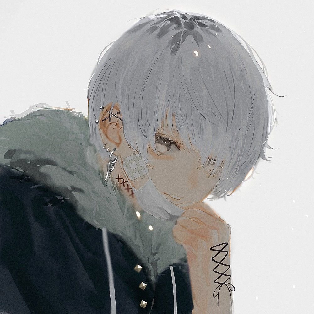 Кун с белыми волосами