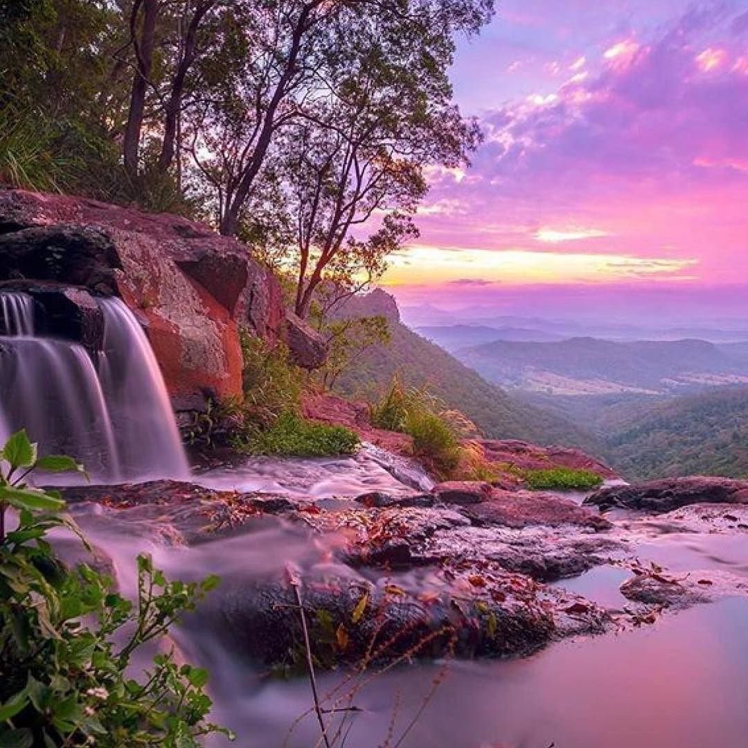 Водопад на закате