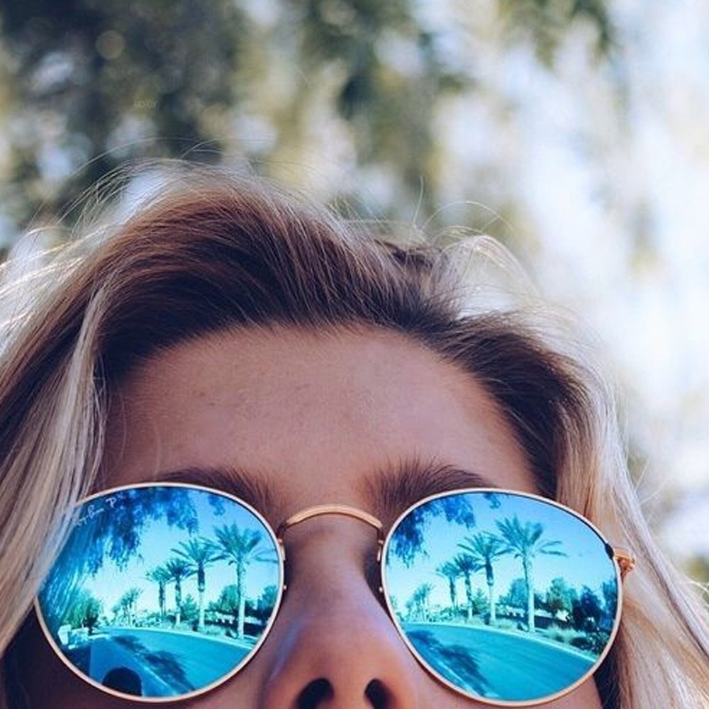 Аватарка на ватсап для девушки