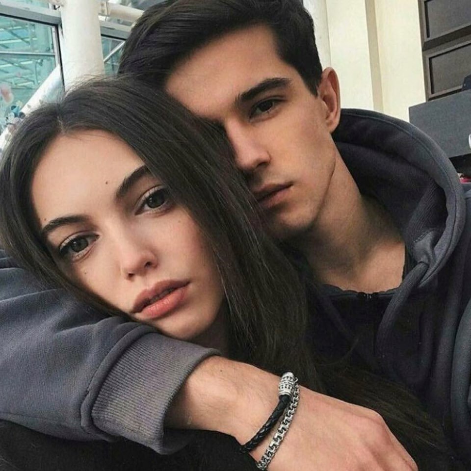 Классная девушка и парень