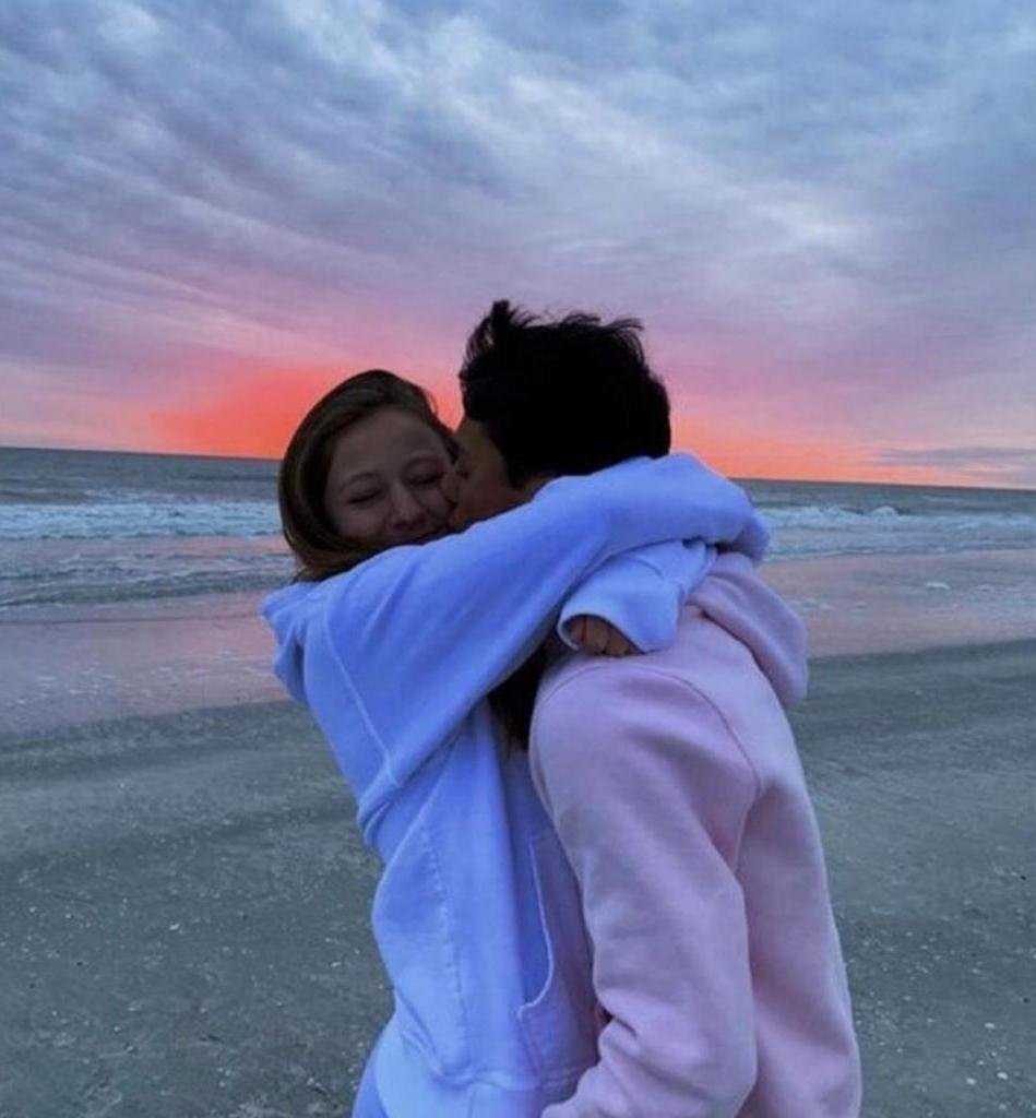 Крутой парень с девушкой