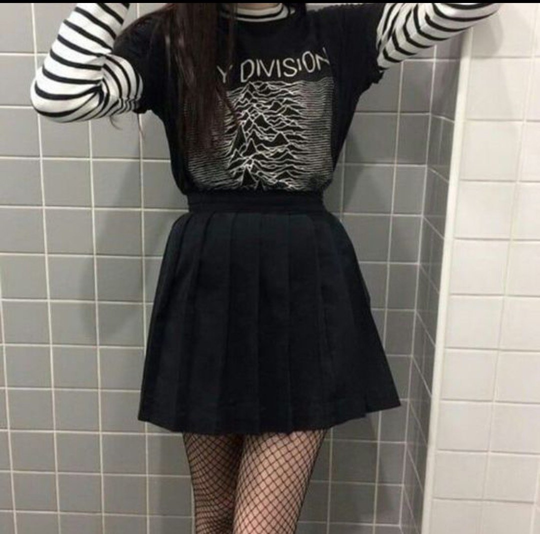 Девочка подросток со спины