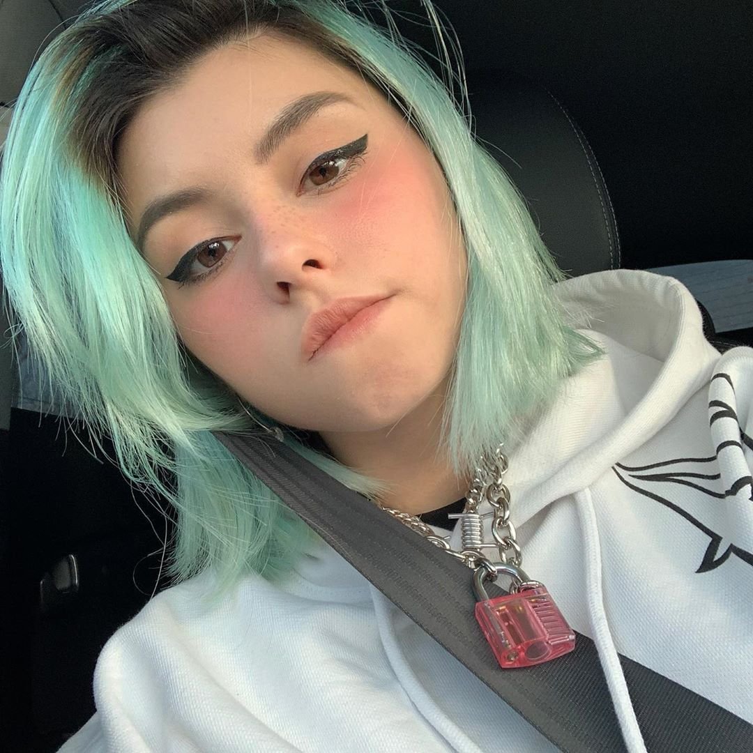 Дора певица Дарья Шиханова