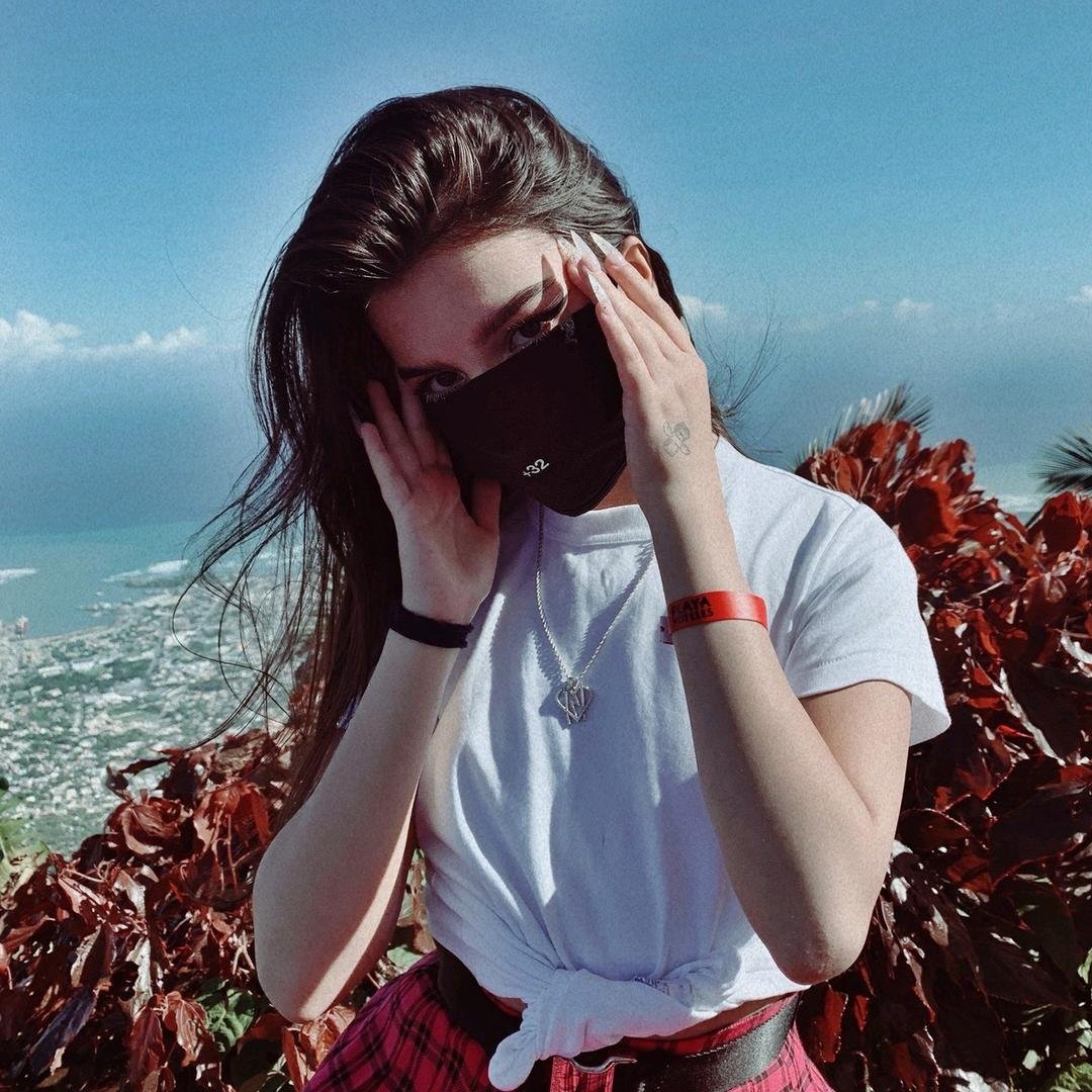 Амина блогерша