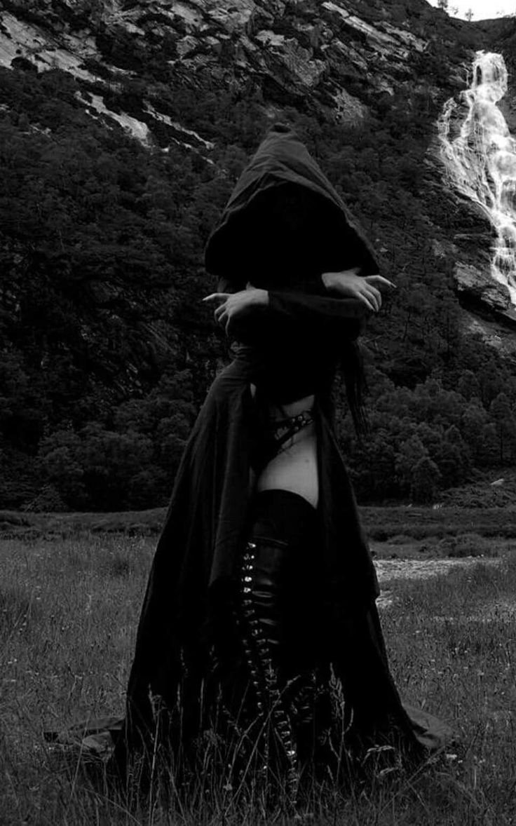 Красивая ведьма