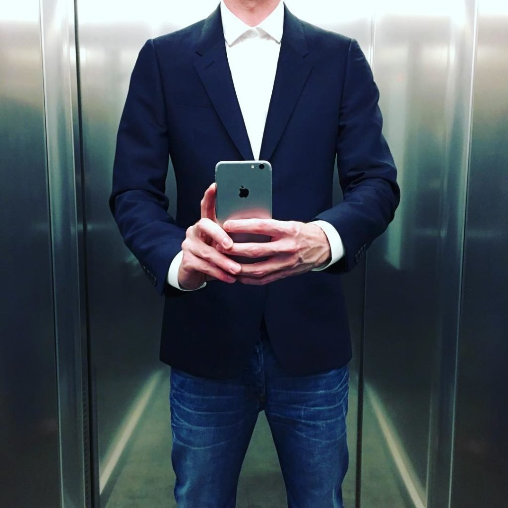 Чёрные вещи для эстетики