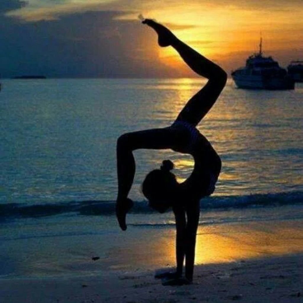 Фото гимнасток на закате