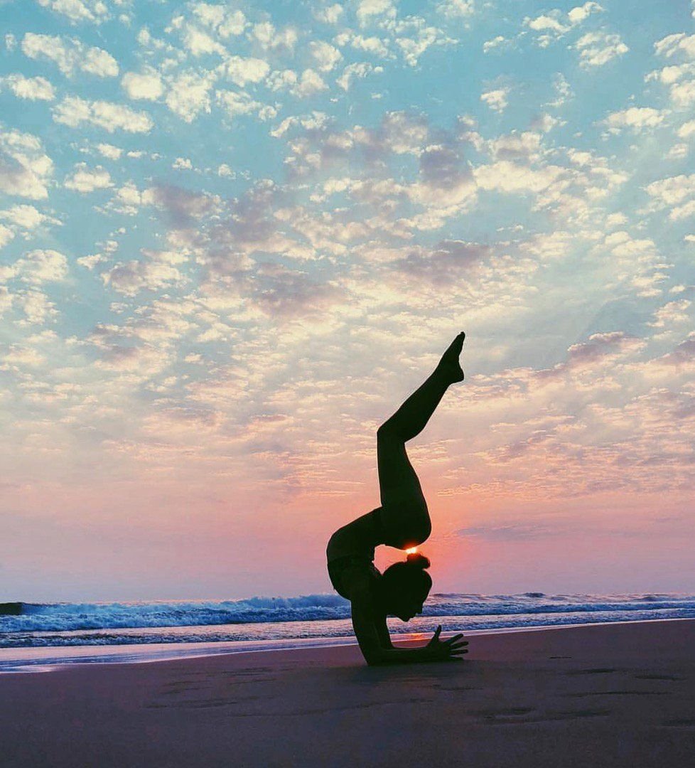 Фото гимнасток на море