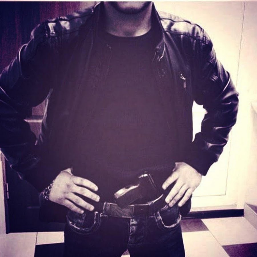 Кавказский мужик со спины