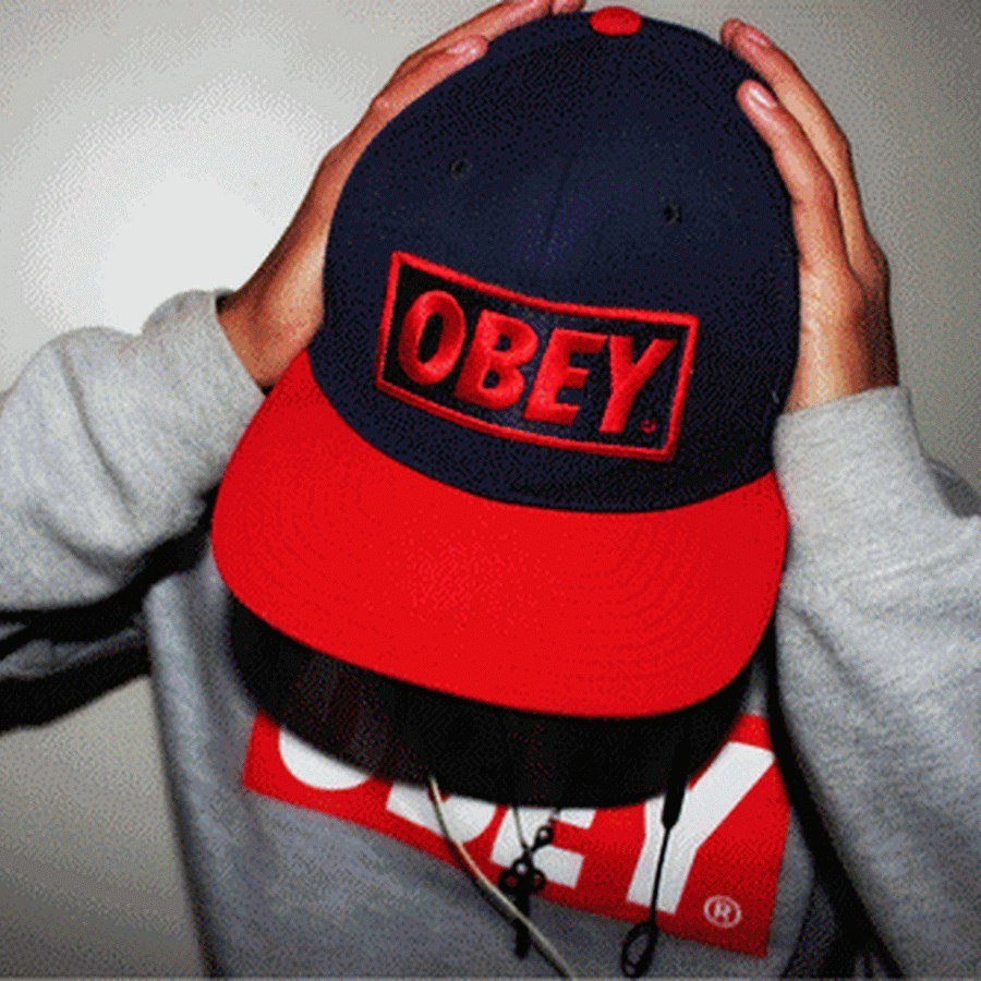 Крутойэ парень в кепке