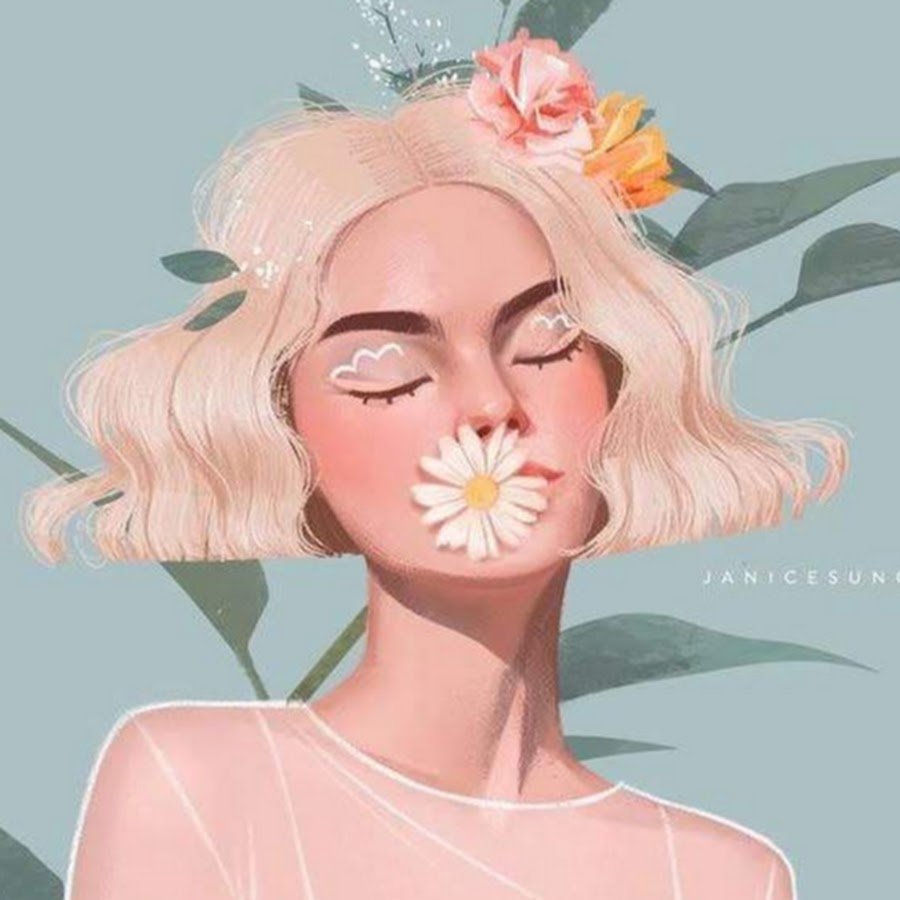 Лев с короной на голове