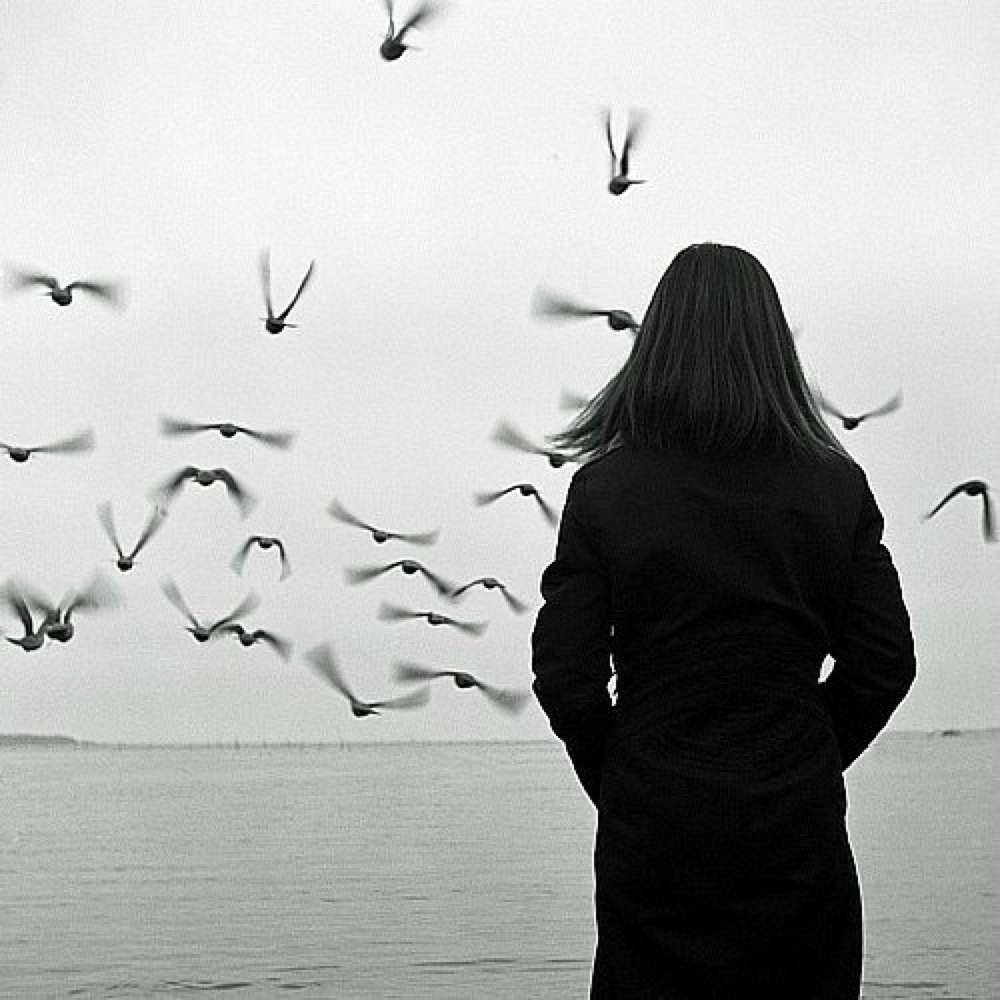 Печальная аватарка для девушки