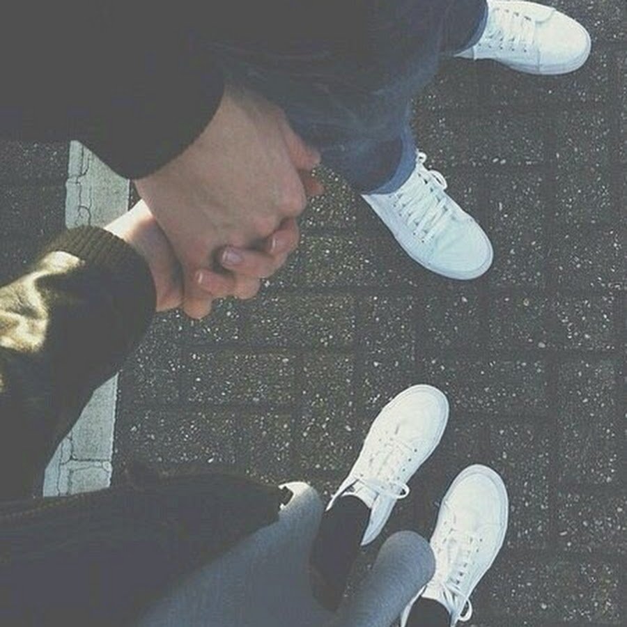 Руки влюбленных