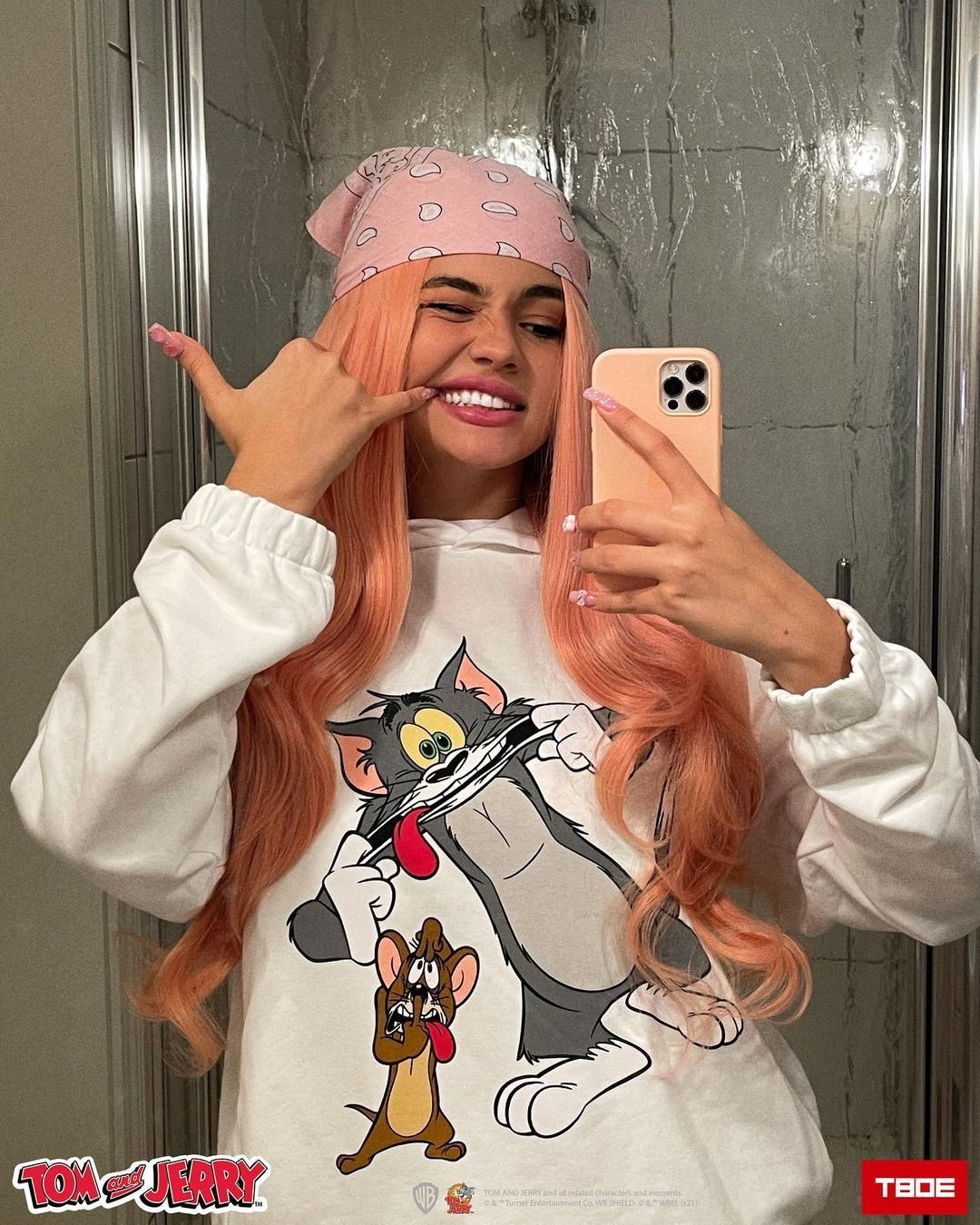 Рисунки для срисовки цветные девочки