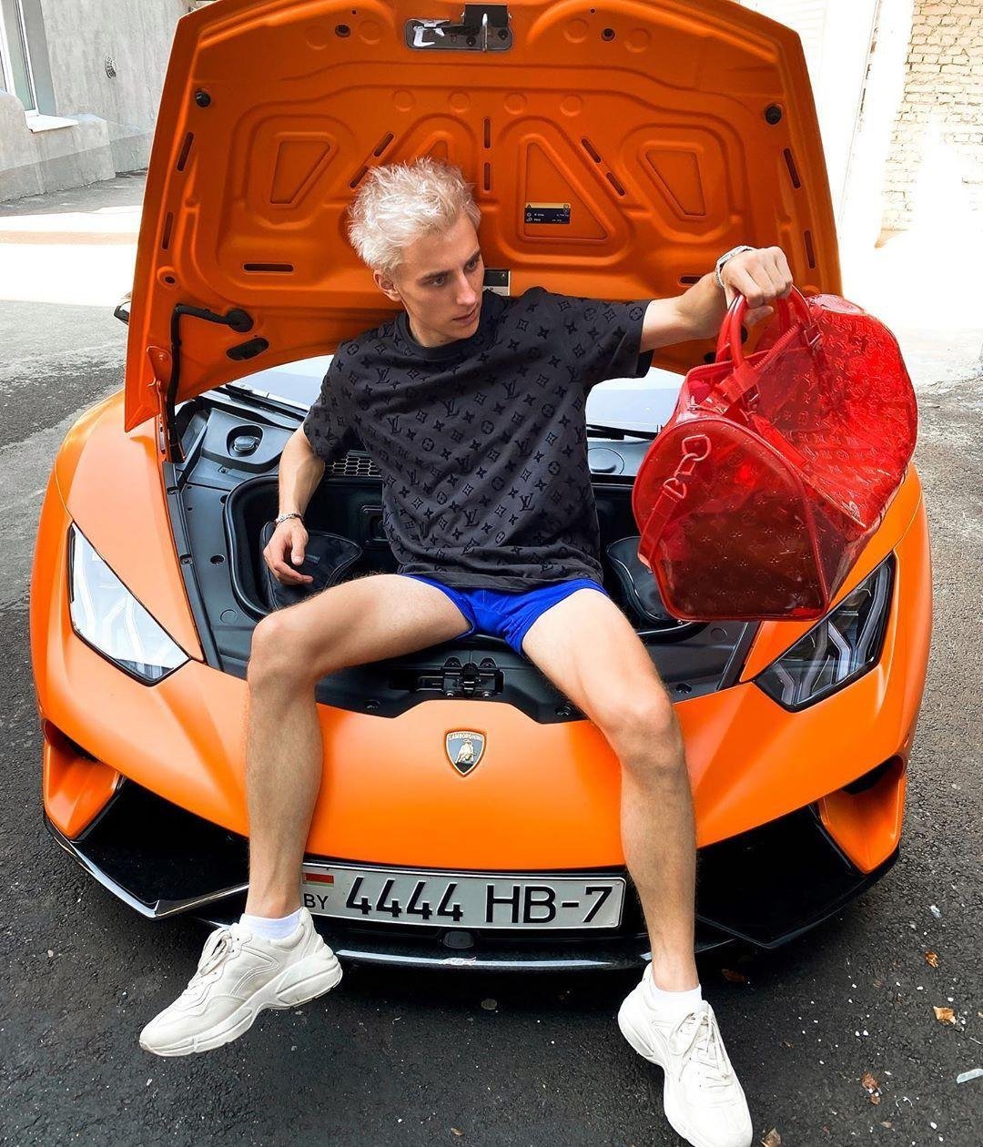 Блоггер Паша Пэл