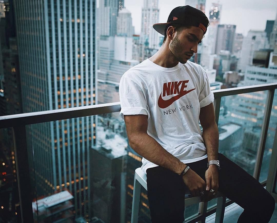 Парень в кепке