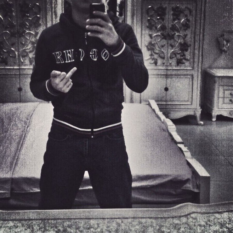 Крутые пацаны в масках