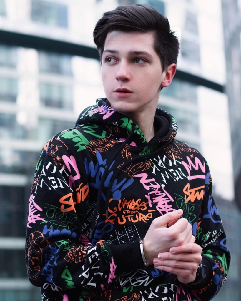 Стикеры Дани Милохина