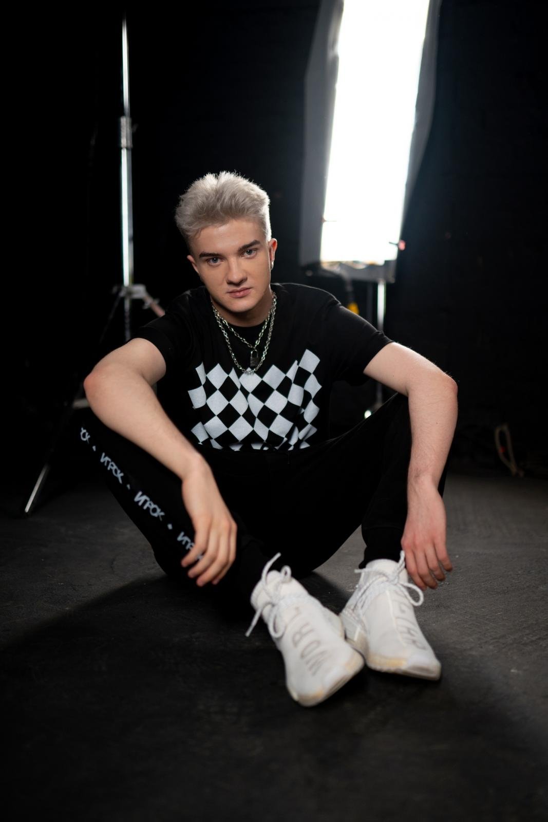 ALOHADANCE FLYTOMOON