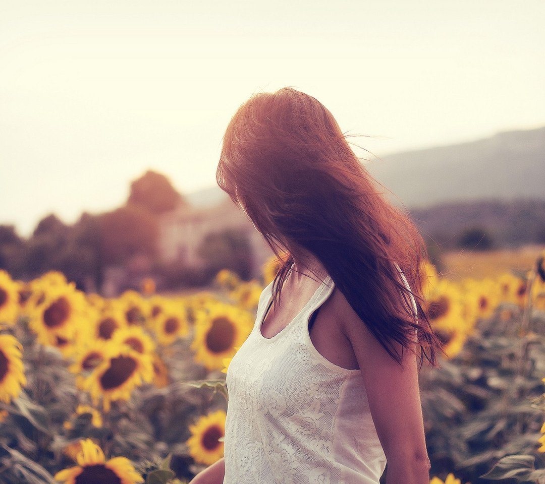 Шатенка фото со спины для аватарки