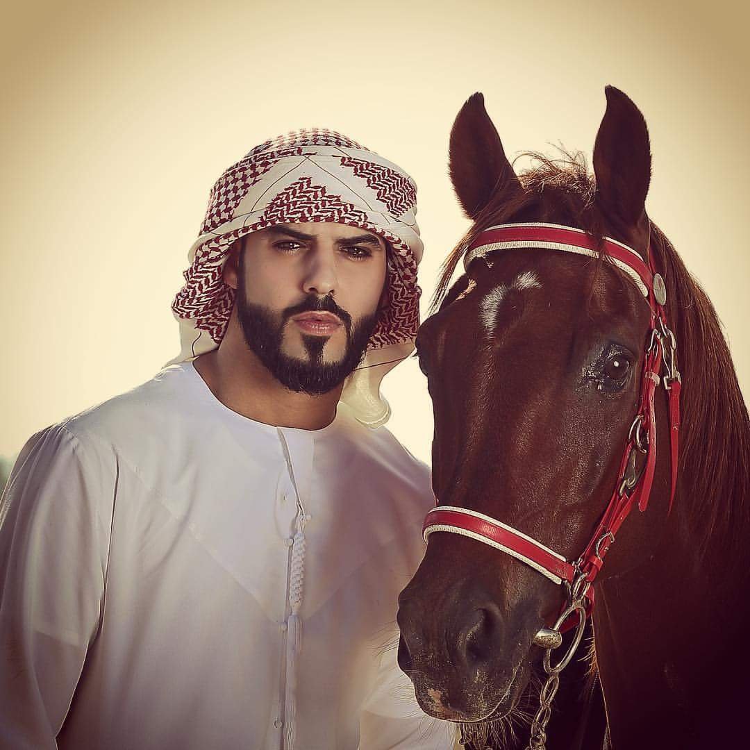 Красивый араб на коне