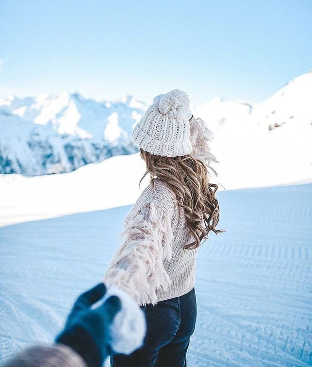 Девушка в снегу