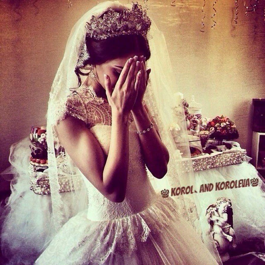 Сара арт Гирли м