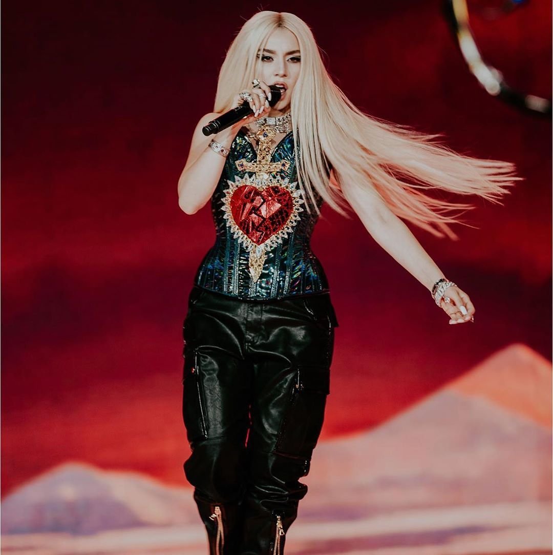 Ava Max албанка