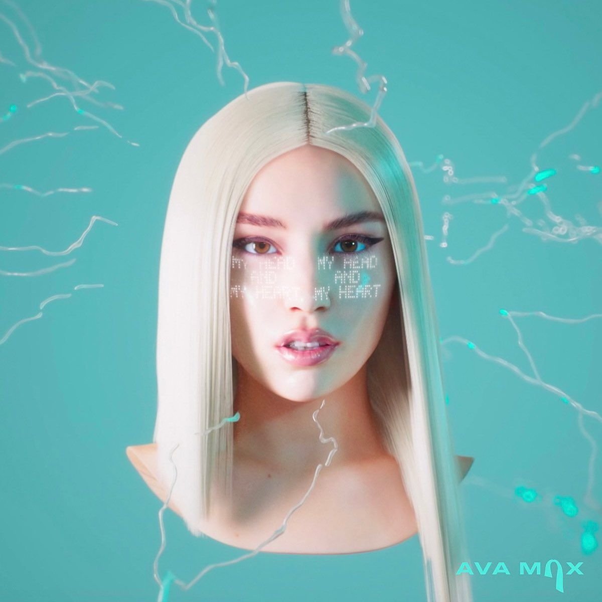 Ava Max в купальнике