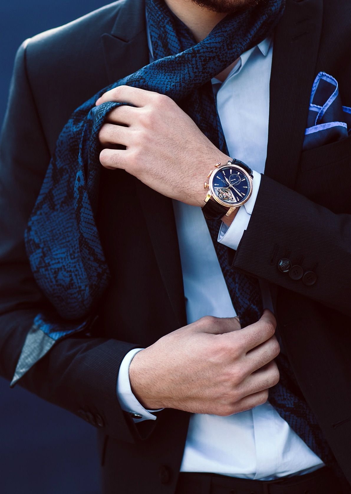 Красивый богатый мужчина