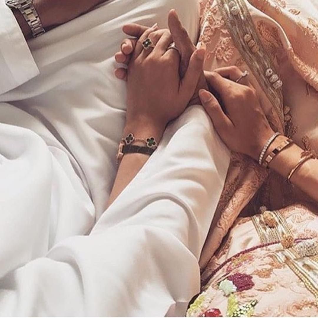 Мусульманская пара со спины