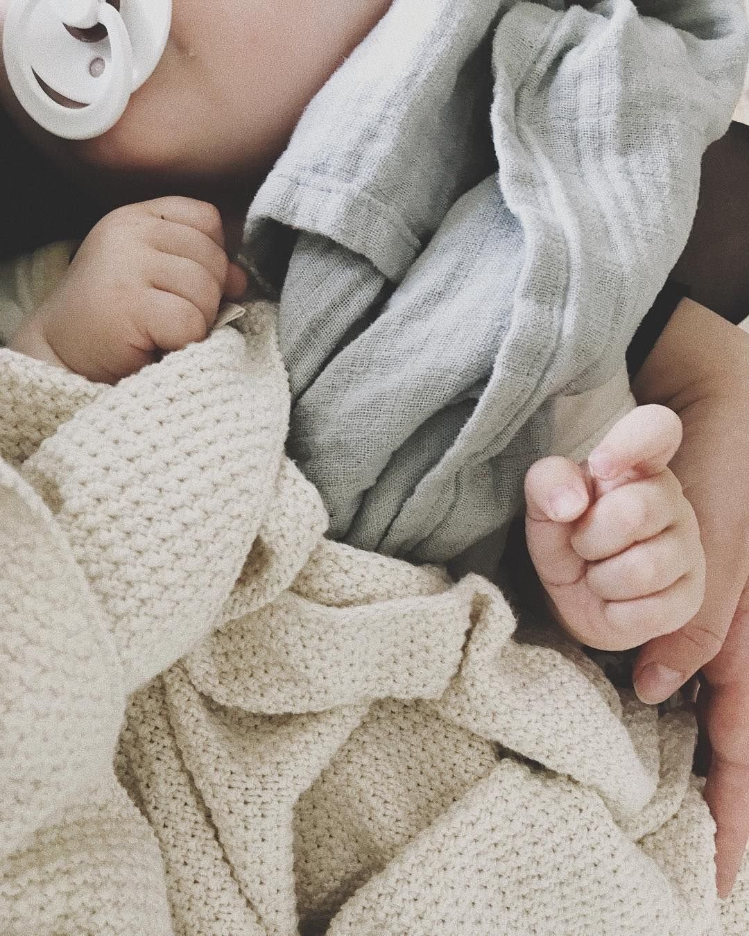 Модные иллюстрации мама и дети