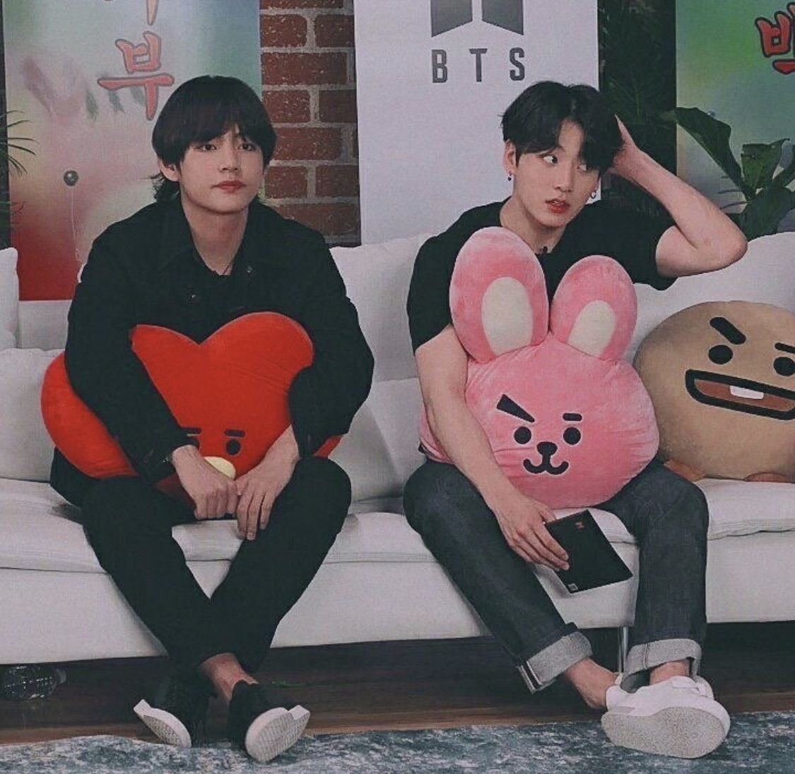 Тата bt21 и Тэхен