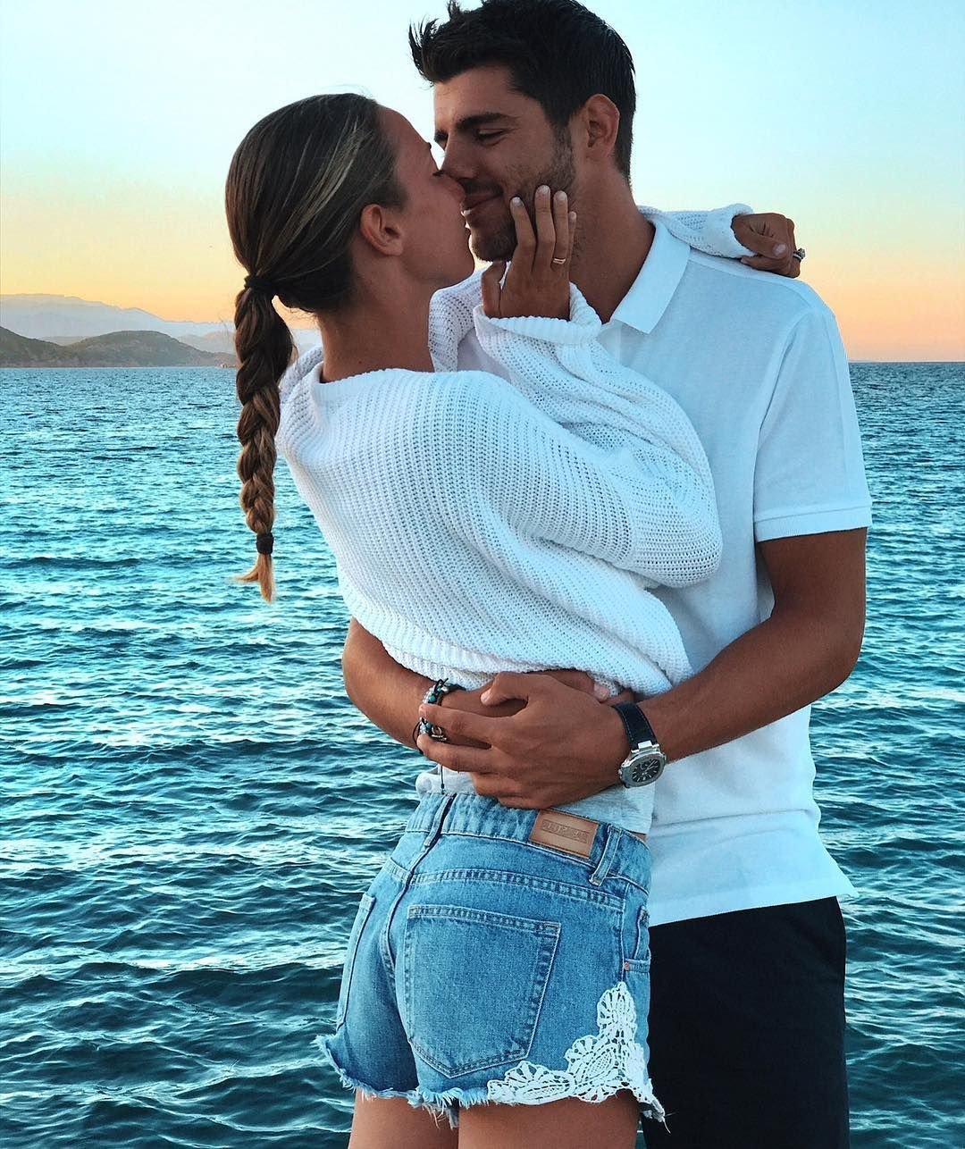 Красивые пары в белом