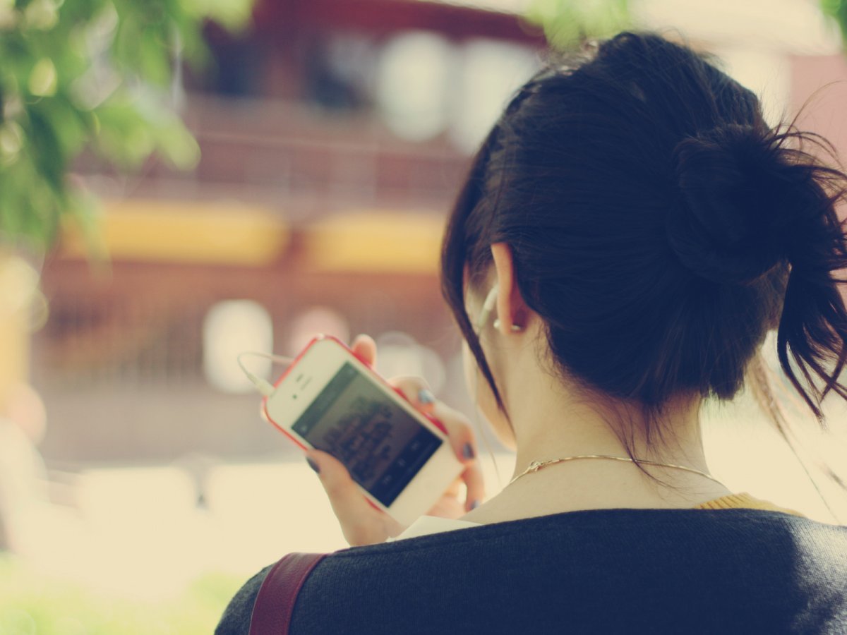 Картинки на аву для девушек в шляпе без лица