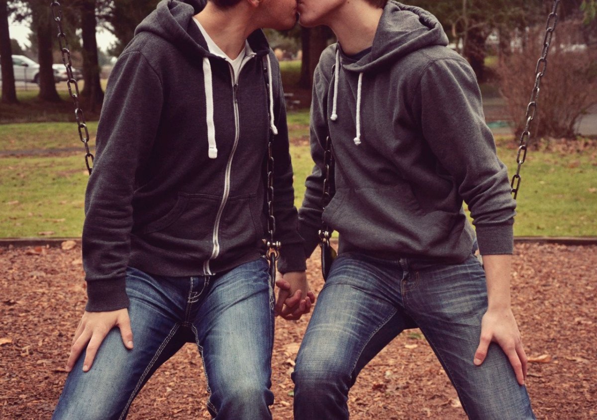 Корейские пары дурачатся