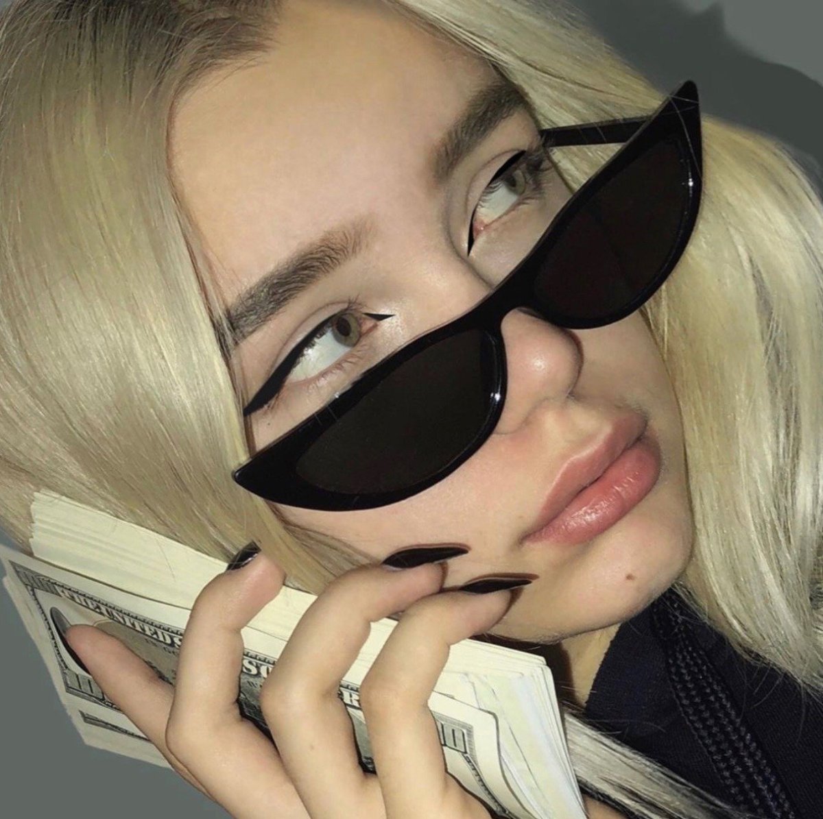 Ева Элфи (Eva Elfie)