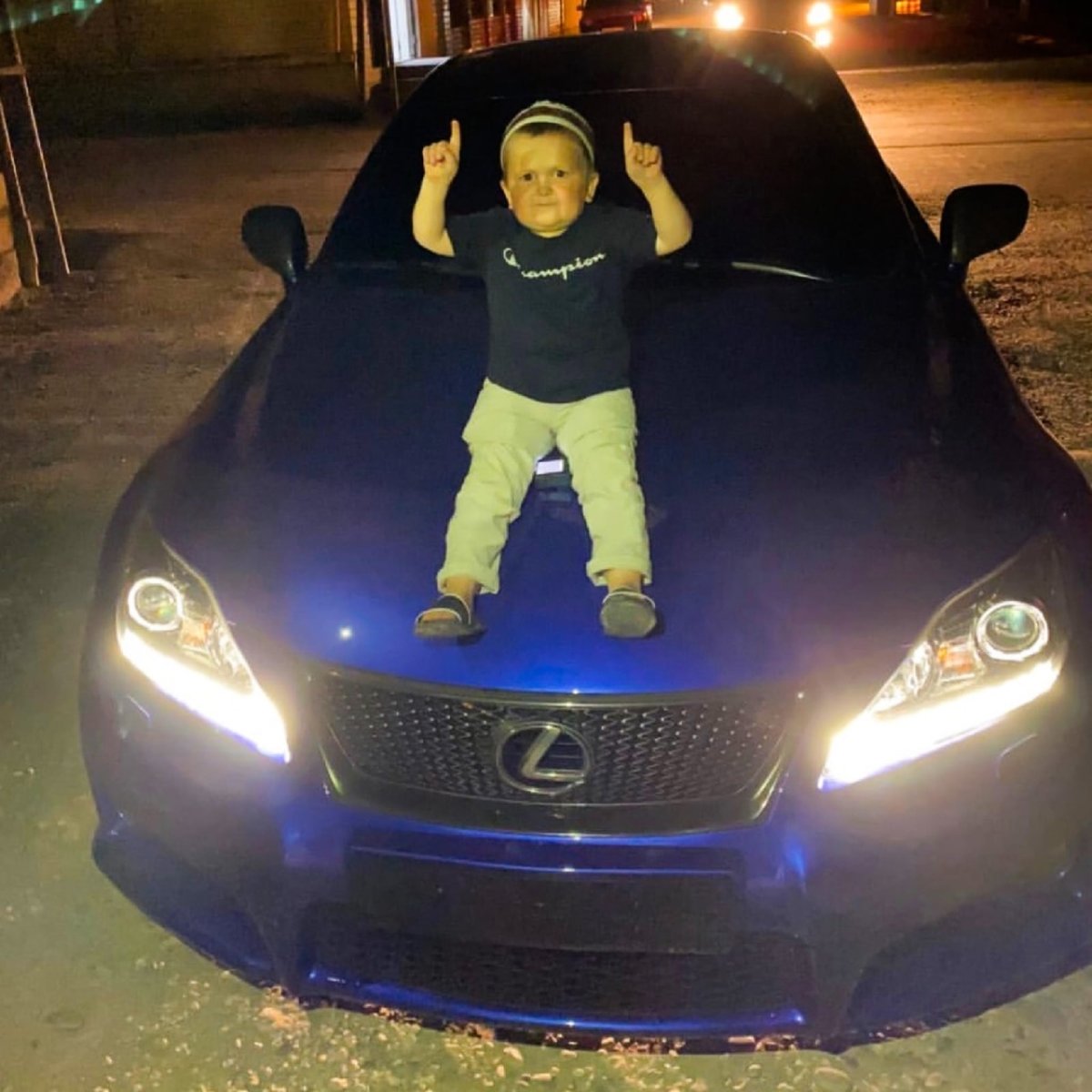 Илья хоруев