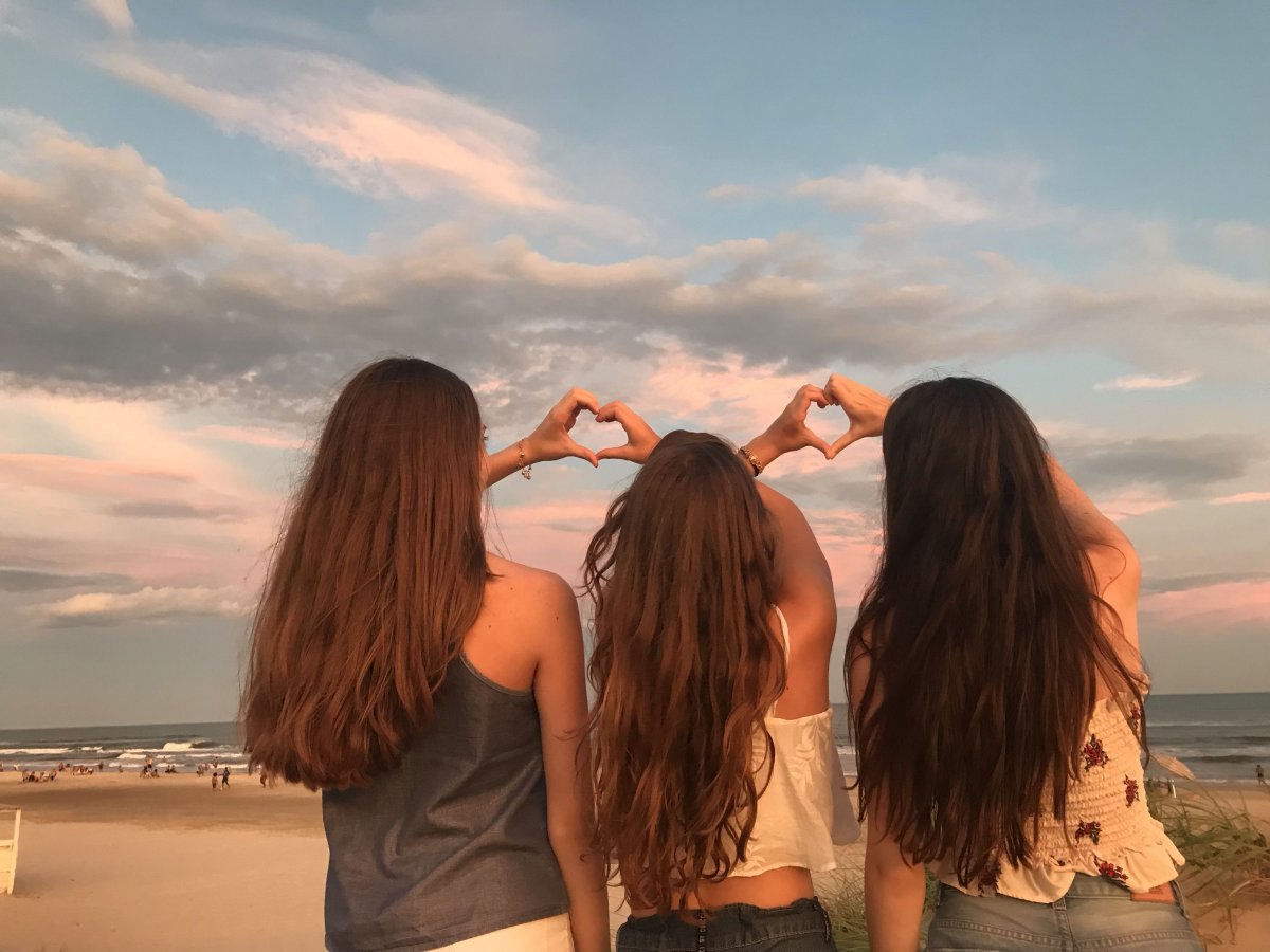 Три подружки