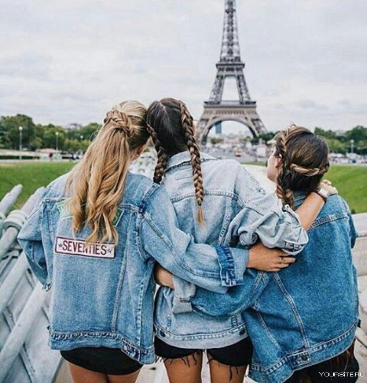 Подруги в Диснейленде