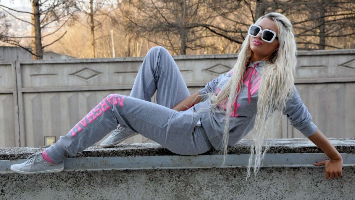 Красивые девушки без лица