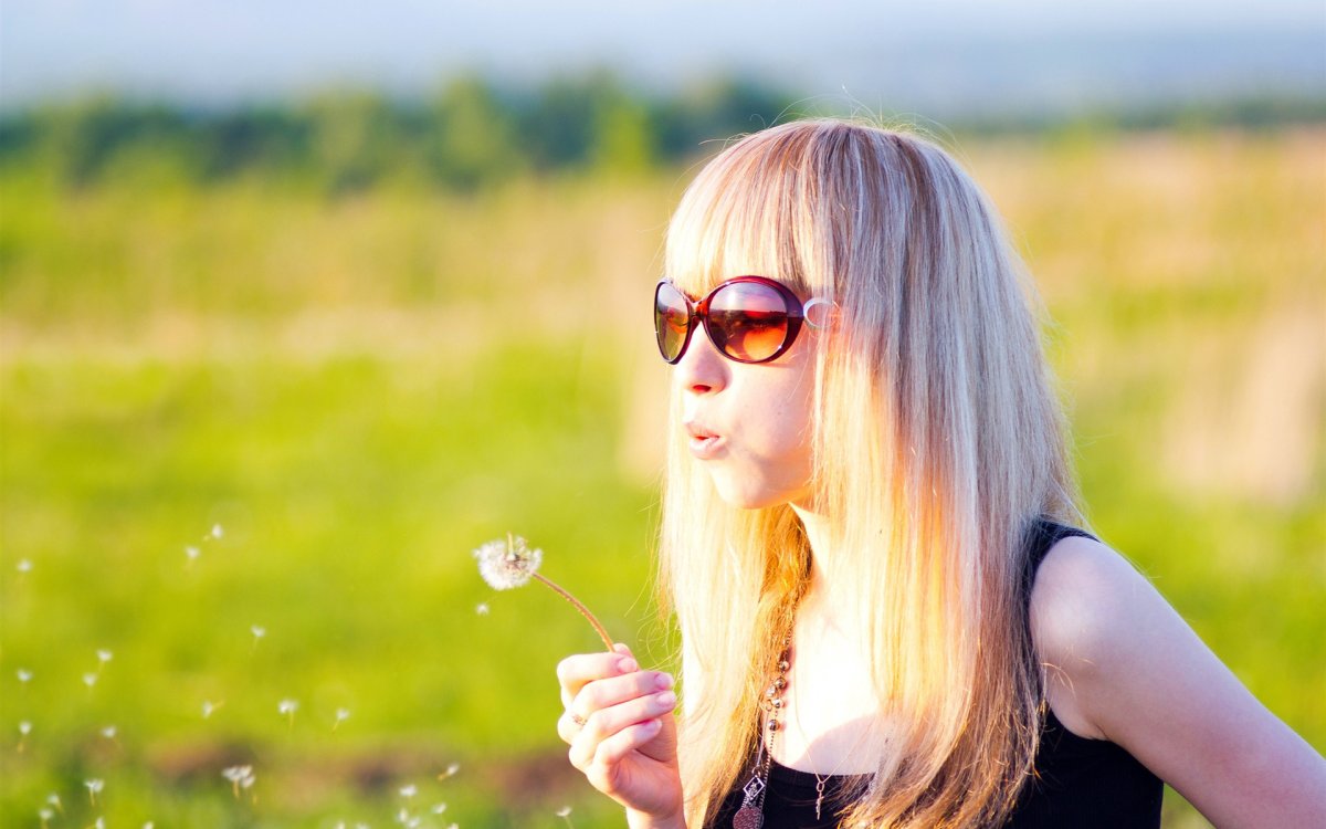 Крутая блондинка