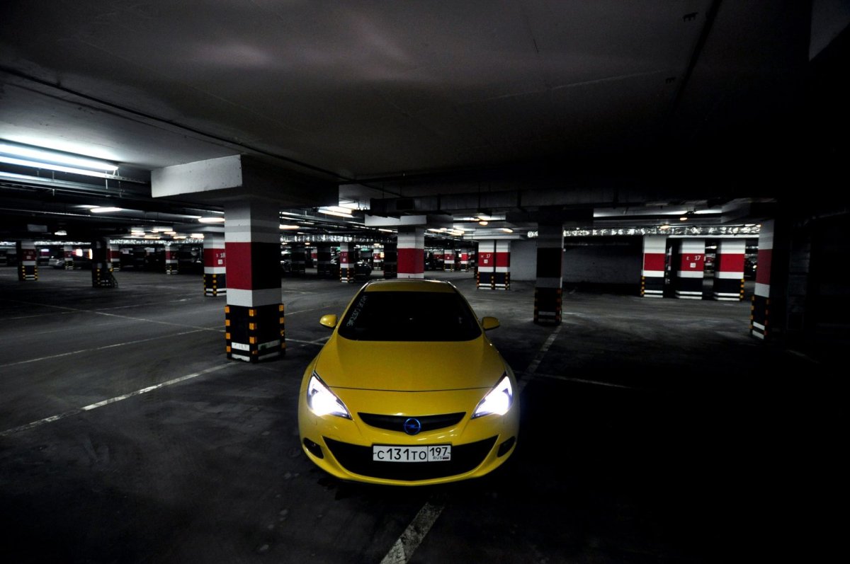 Opel Astra GTC автопарковка