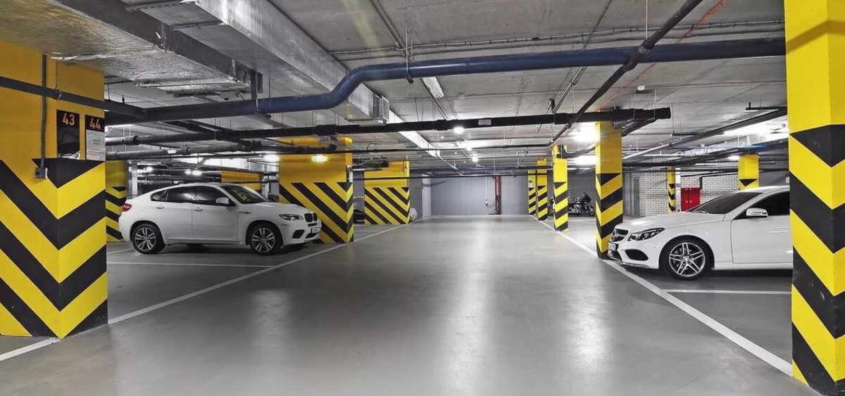 Кладовые и машиноместа