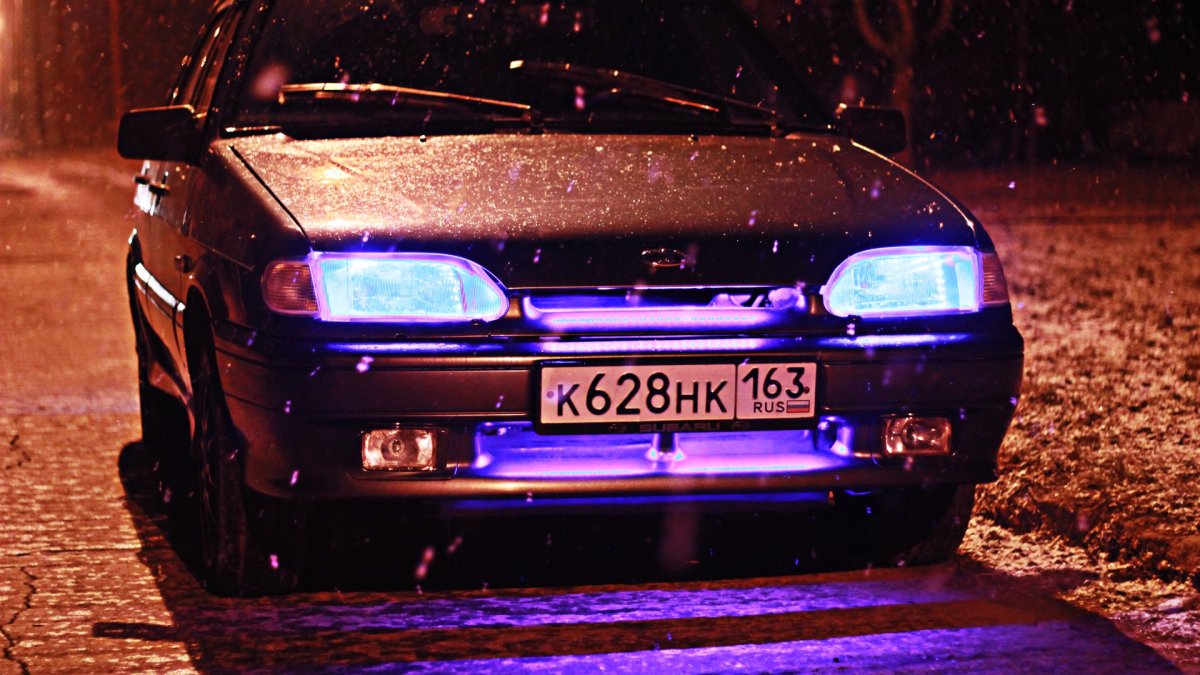 ВАЗ 2114 черная с сабом