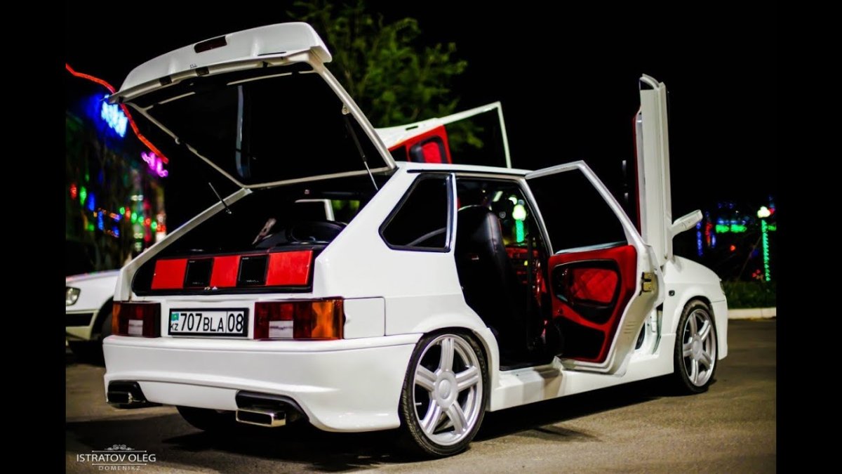 Возле ВАЗ 2114