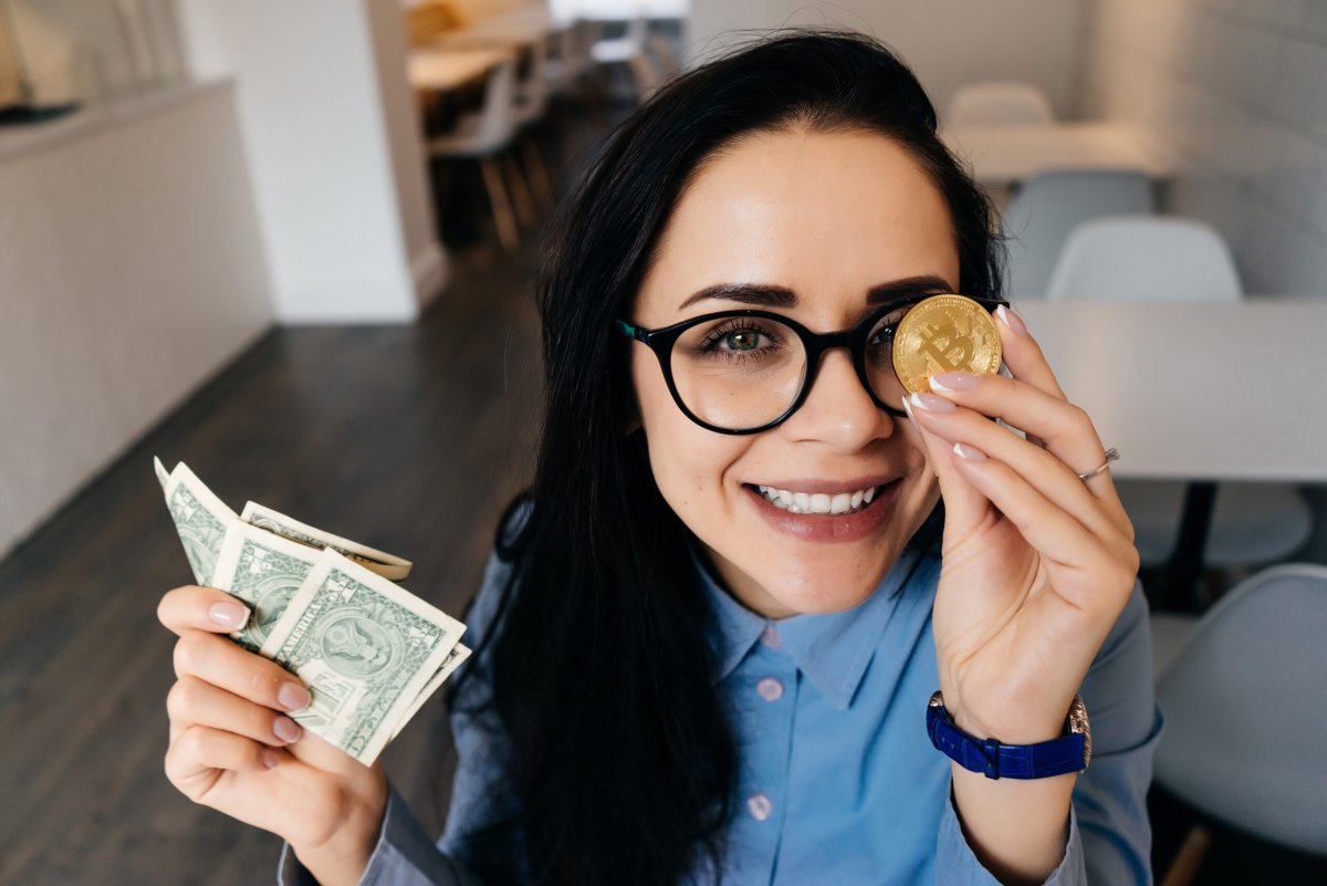 Биткоин девушка