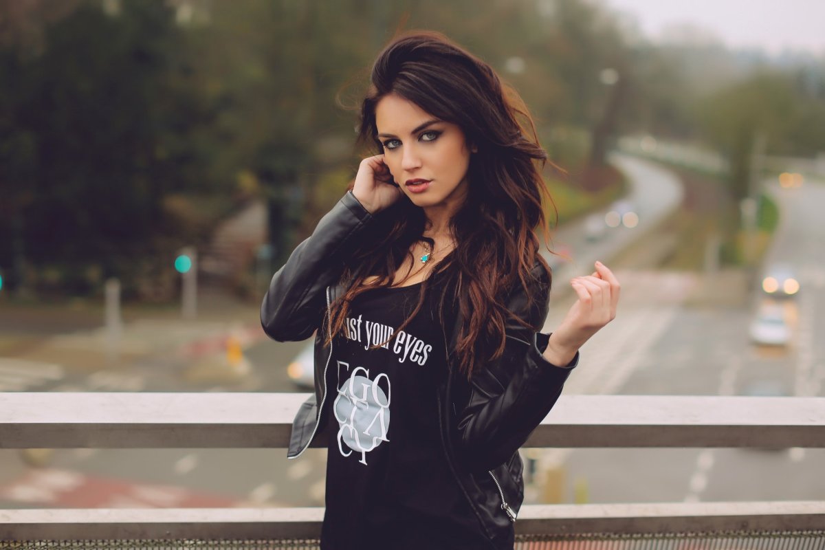 Красивые девушки в солнцезащитных очках