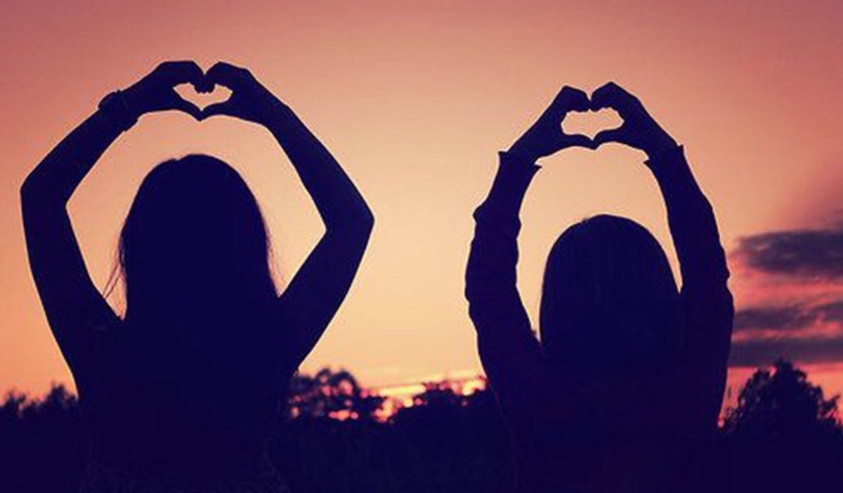 Подруги рисунок