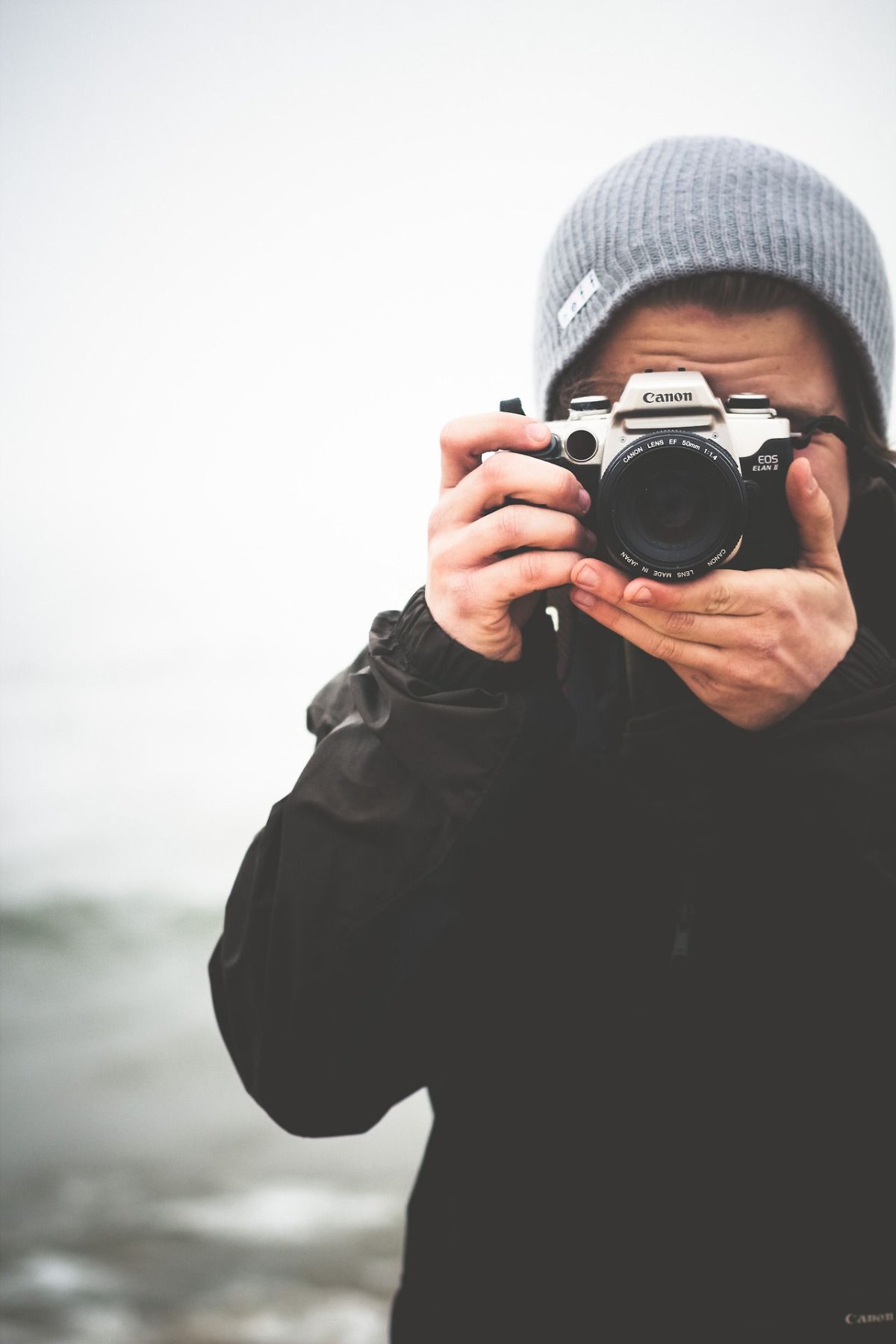 Парень с фотоаппаратом